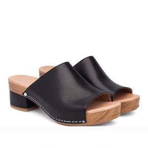 Dansko Maci Black Slide w/ Memory Foam